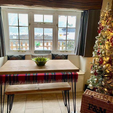 Gorgeous Cozy Cottage With A Heritage Feel, Walks, Pubs & Wood Burner Tideswell Eksteriør billede