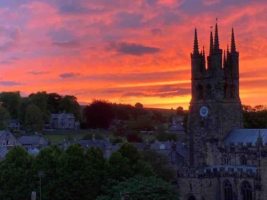 Gorgeous Cozy Cottage With A Heritage Feel, Walks, Pubs & Wood Burner Tideswell Eksteriør billede