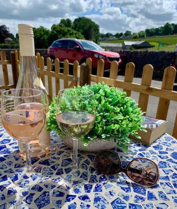 Gorgeous Cozy Cottage With A Heritage Feel, Walks, Pubs & Wood Burner Tideswell Eksteriør billede
