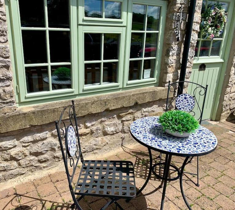 Gorgeous Cozy Cottage With A Heritage Feel, Walks, Pubs & Wood Burner Tideswell Eksteriør billede